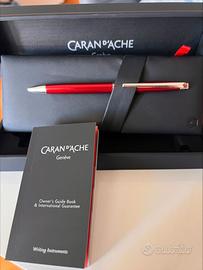 Caran d’Ache - Penna a sfera LEMAN™ SLIM Rouge