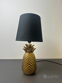 Lampada tavolo a forma di ananas oro e nera