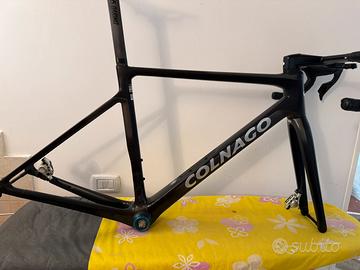 Kit telaio Colnago V4RS con manubrio e reggisella