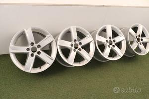 Cerchi in lega Audi Q2 Q3 A4 A3 Golf 8K0071496