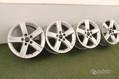 Cerchi in lega Audi Q2 Q3 A4 A3 Golf 8K0071496