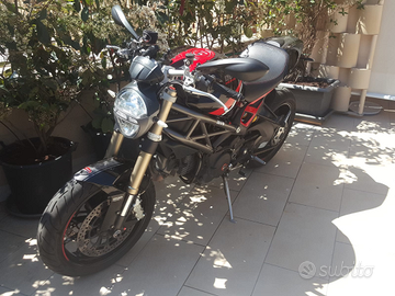 Ducati Monster 1100 EVO 2011