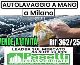 AUTOLAVAGGIO A MANO in capannone a Milano