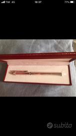 Penna a sfera d’argento Must de Cartier