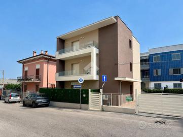 3 LOCALI A ANCONA