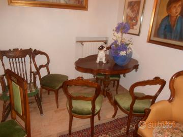 tavolo stile Luigi Filippo con 4 sedie