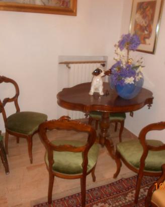tavolo stile Luigi Filippo con 4 sedie