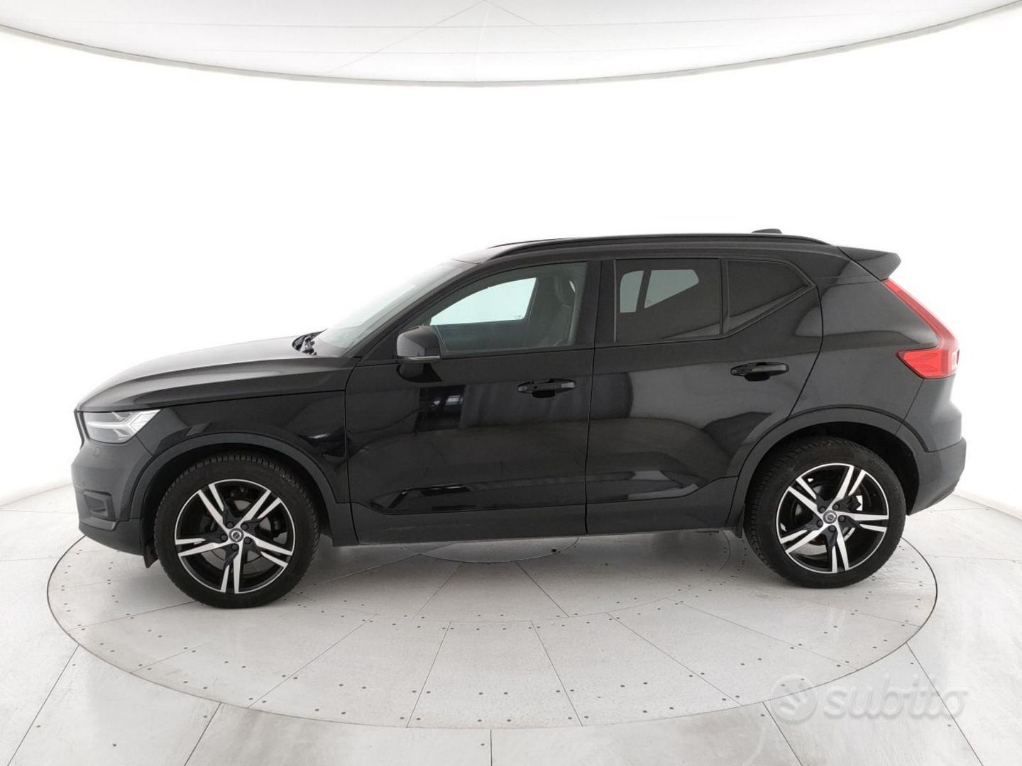Volvo Xc40 2022 photo 2