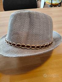 Cappello estivo grigio chiaro