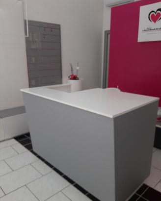 Arredamento per attività commerciale 