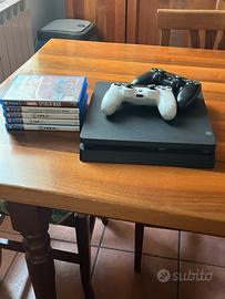 Ps4 Slim con 2 controller e giochi