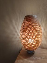 Lampada in bambú
