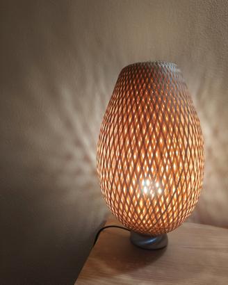 Lampada in bambú