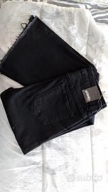 Jeans donna nero a zampa push-up – NUOVO mai usato