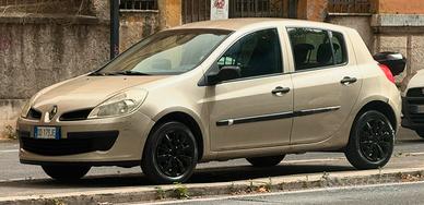 Renault Clio 3a serie 1.2 16v 75cv