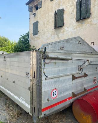 Cassone ribaltabile