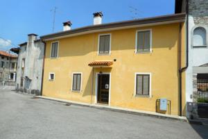 ACCOGLIENTE CASA BICAMERE: pronta da vivere con...