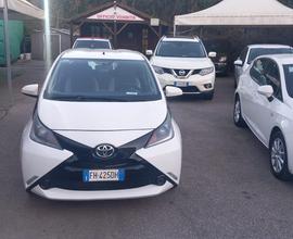 TOYOTA Aygo 1.0 VVT-i 69 CV 5 porte x-cool