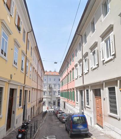 Stanza Singola in Via Corti, Trieste