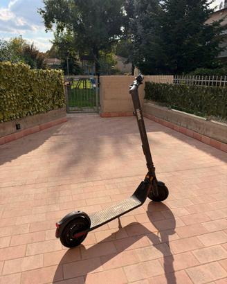 MONOPATTINO ELETTRICO - NINEBOT E25E by Segway