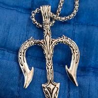 Pendente tridente in acciaio inox con catena 