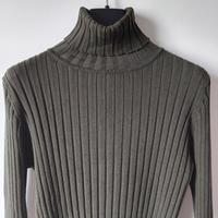 Maglione a collo alto a costine verde scuro Zara