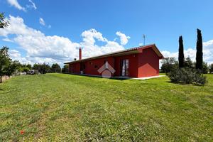 VILLA SINGOLA A MONTALTO DI CASTRO