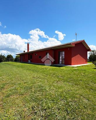 VILLA SINGOLA A MONTALTO DI CASTRO