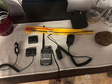 Radio yaesu vx7r