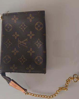 pochette con catenella 