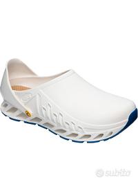 🔥 Zoccoli Professionali Sanitari N. 44 EU) –🔥