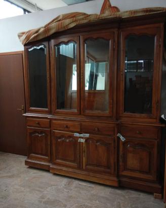 credenza in arte povera