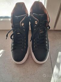 sneakers  Alviero Martini 