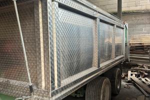 Rimorchio trasporto uva