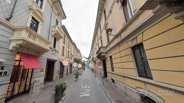 Lussuoso bilocale nel centro storico di Monza