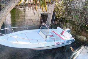 barca salpa 550 con 40 Yamaha 4 tempi 