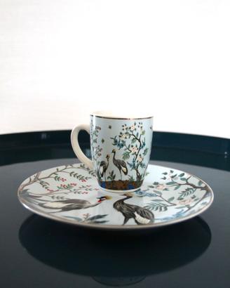 Set tazza e piatto con motivo di fiori e pavoni
