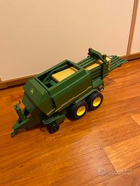 Gioco Bruder rimorchio pressabale John Deere 02017