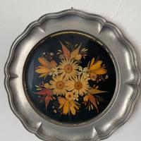 Piatto decorativo con fiori veri sotto vetro