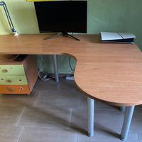 Scrivania 180x60x75 con cassetti