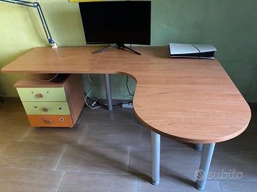 Scrivania 180x60x75 con cassetti