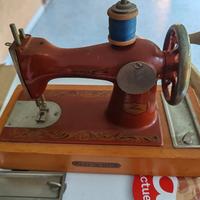 Macchina per cucire + MADE IN USSR