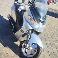 Burgman Suzuki 250 ""lLo scooter si trova a loano"