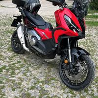 X-adv 750