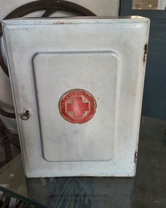 mobiletto farmacia vintage 
