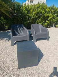 Poltrone da giardino e cubo