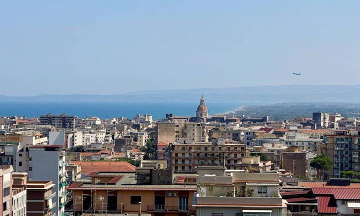 Attico panoramico 2 Vani con terrazza (Via Bronte)