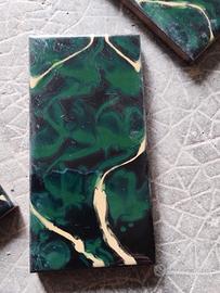 Piastrelline Naif fondo verde scuro