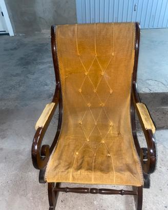 Sedia a dondolo vintage in legno e velluto senape