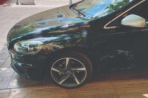 VOLVO V40 R DESIGN